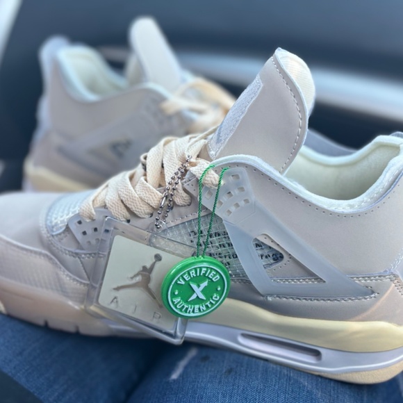 Air Jordan 4 Retro “Metallic Orange” Jordans